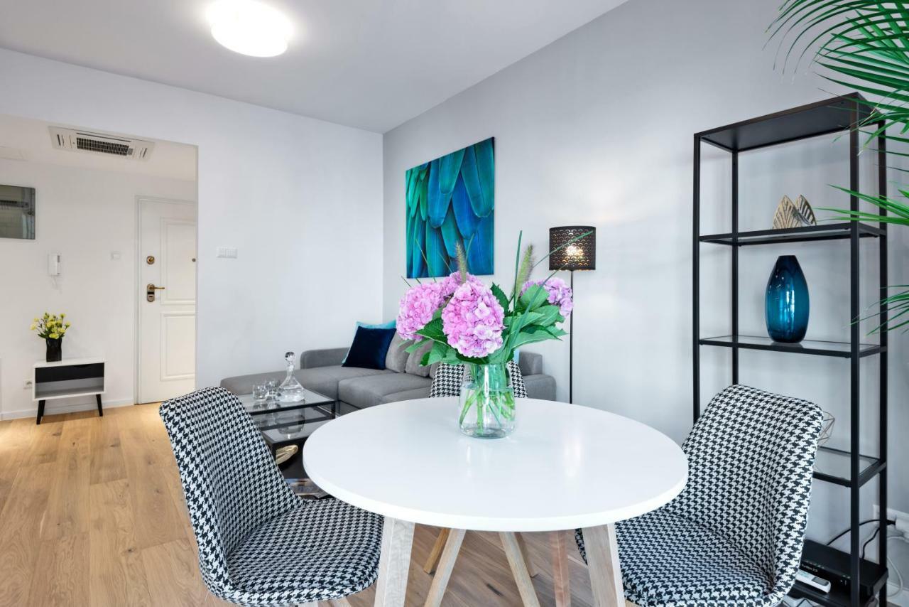 Kopernika8 Miro Apartment With Balcony And Ac Krakow Luaran gambar