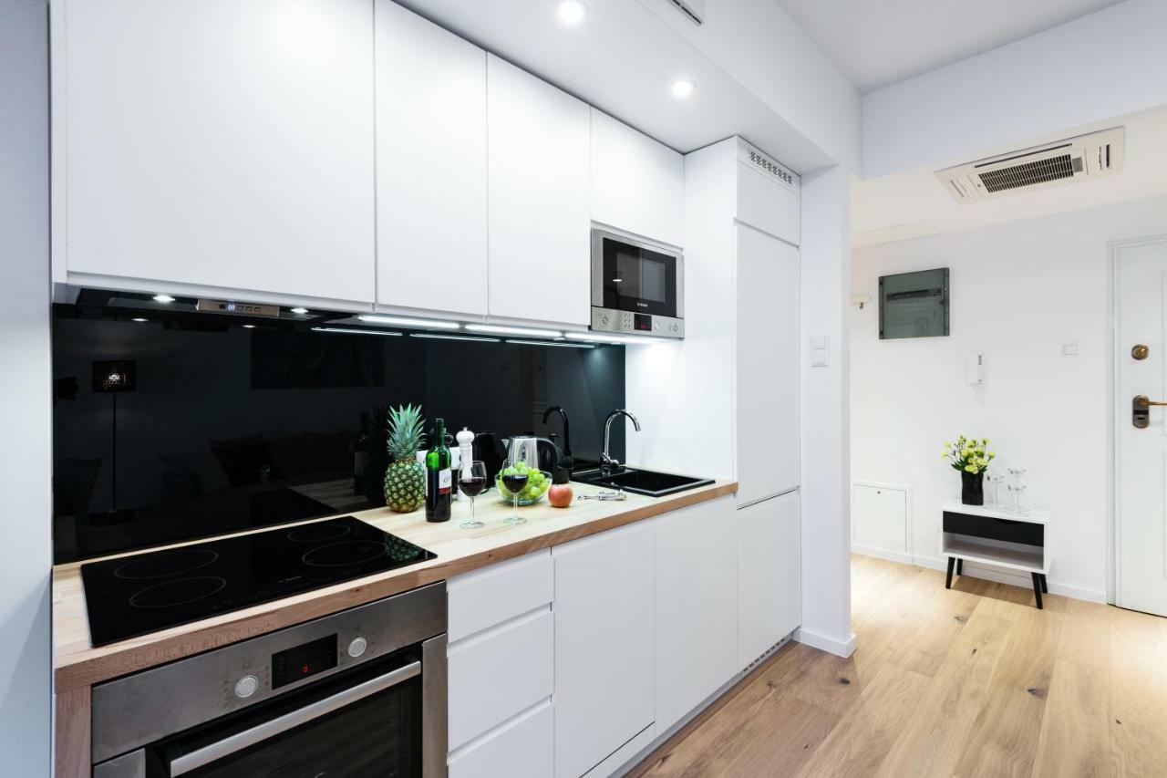 Kopernika8 Miro Apartment With Balcony And Ac Krakow Luaran gambar