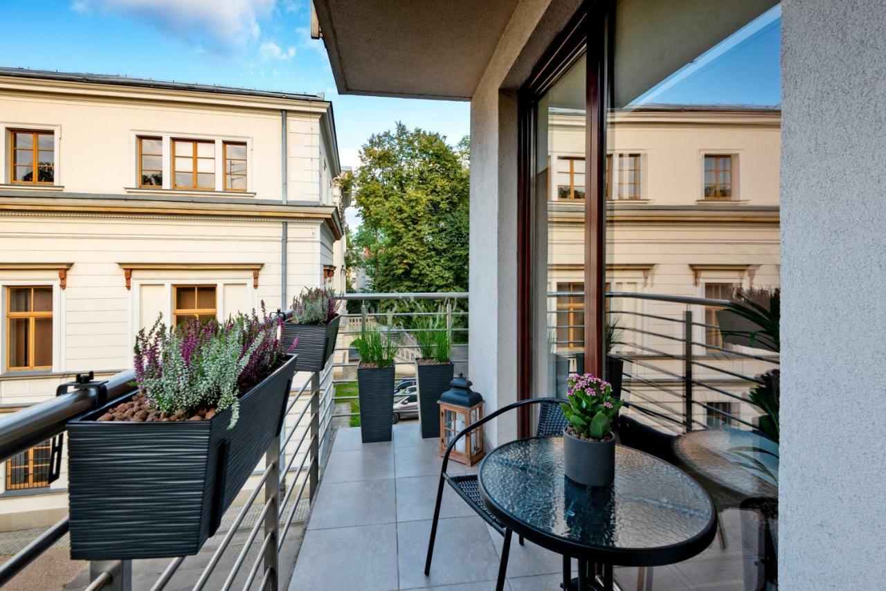 Kopernika8 Miro Apartment With Balcony And Ac Krakow Luaran gambar